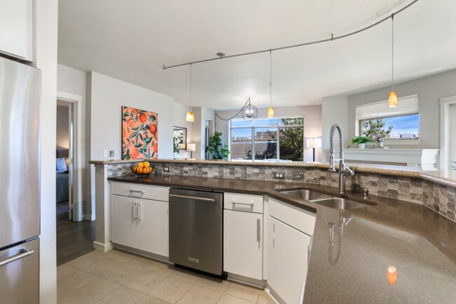 Foto del edificio - 900 Aurora Ave N