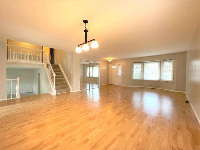 Building Photo - 625 Randi Ln