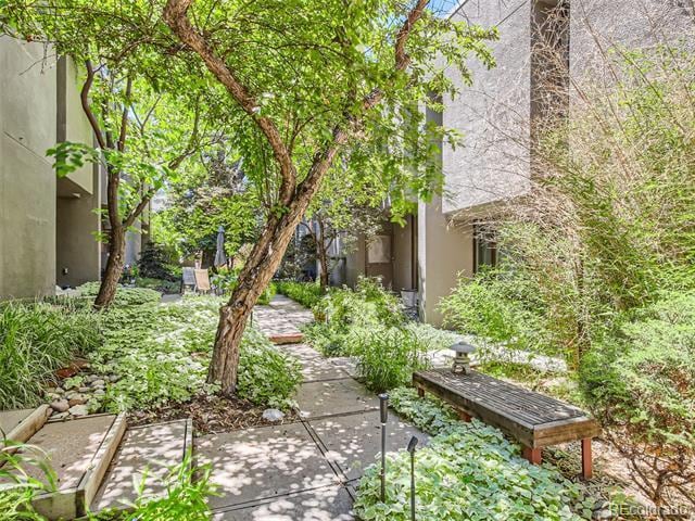 Foto del edificio - 1070 Race St