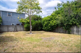 Building Photo - 1759 85th Ave