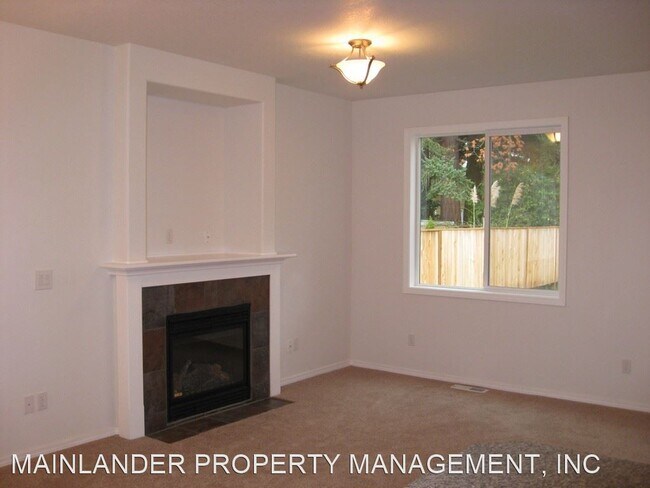 Building Photo - 3 br, 2.5 bath House - 14717 SE LEE AVE