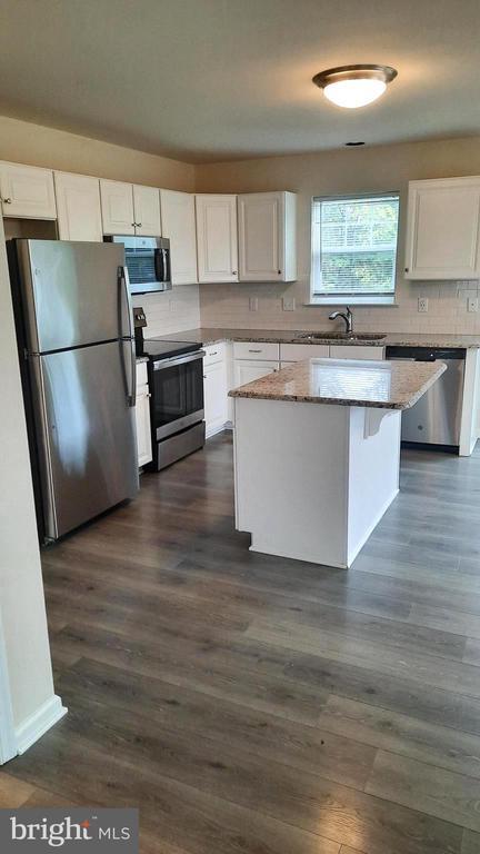 Building Photo - 947 Admiral's Quay Dr