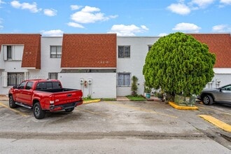 Building Photo - 319 NW 109th Ave