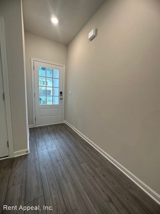 Foto del edificio - 3 br, 2.5 bath House - 270 Timberland Avenue