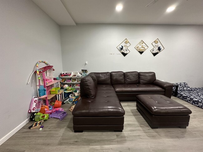 Building Photo - 75 Liberty Ave