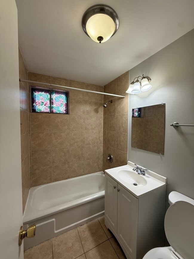 Foto del edificio - 803 Dorman Dr