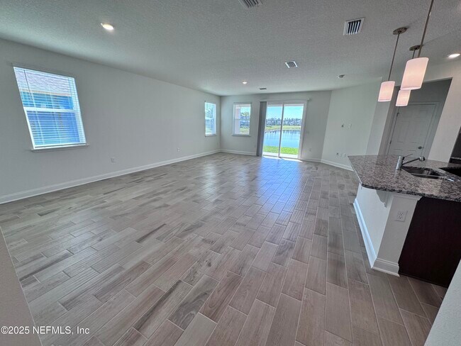 Building Photo - 11156 Spg Mdws Rd