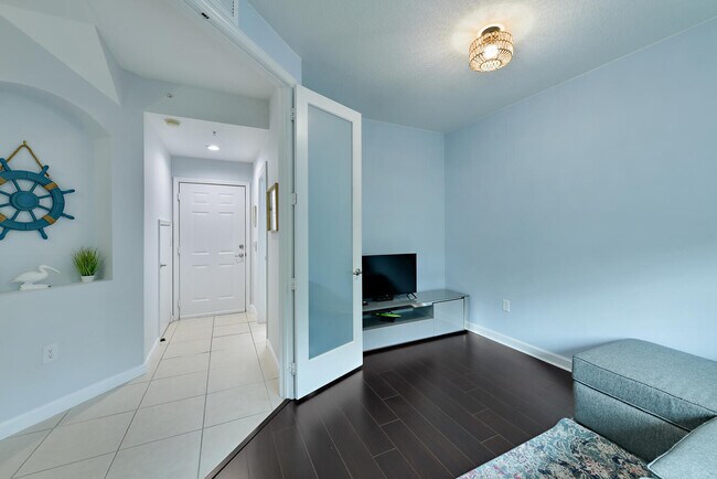 Foto del edificio - 2570 Gardens Pkwy