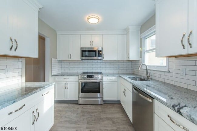 Building Photo - 322 Richard Mine Rd