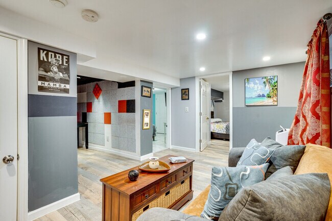 Building Photo - 787 S 13th St