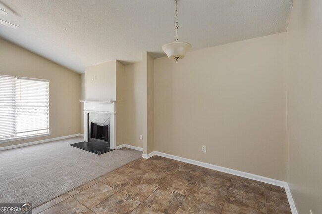 Foto del edificio - 5724 Eagles Feather Ln