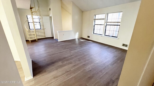 Foto del edificio - 1509 Dahlia Ct