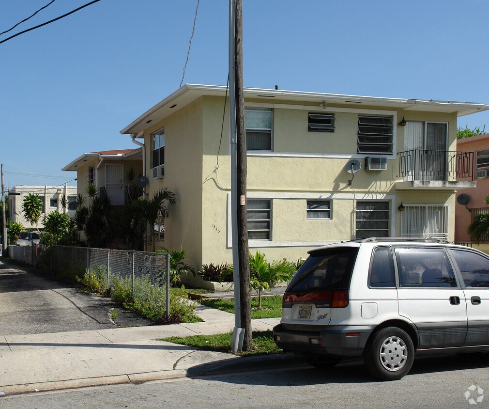 Foto del edificio - 1545 SW 5th St
