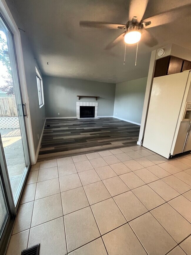 Foto del edificio - 507 Tindall Ave