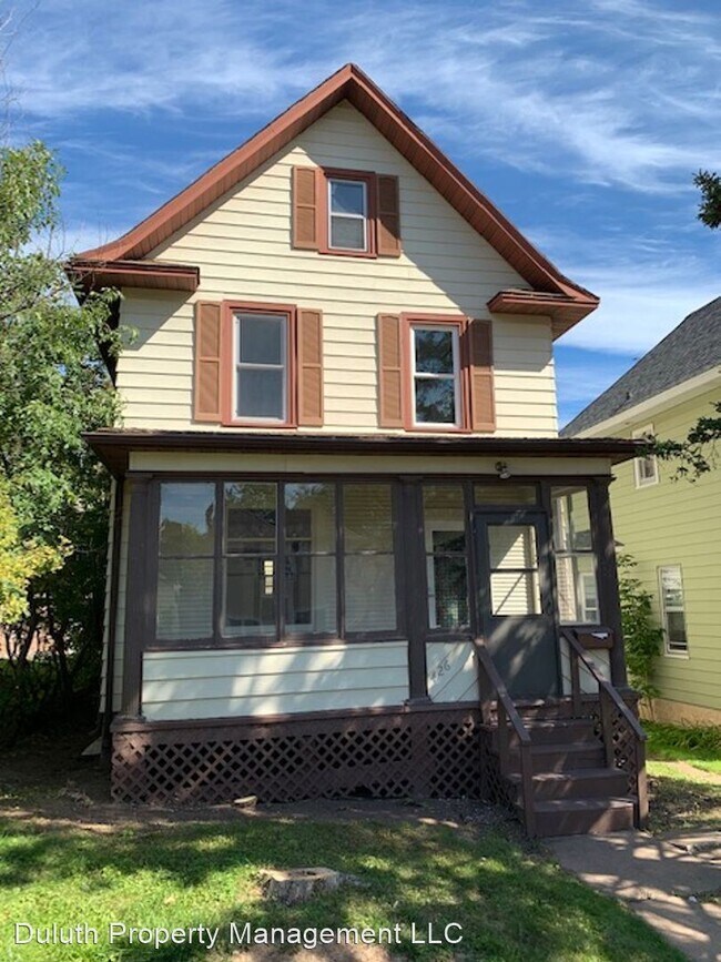 Building Photo - 4 br, 1 bath House - 426 N 12th Ave E