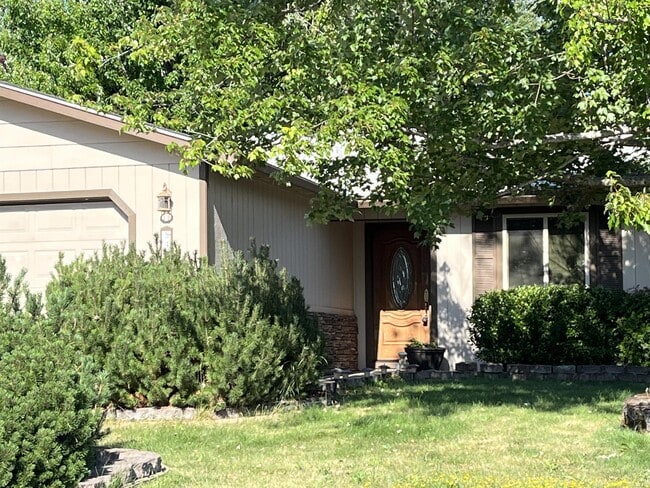 Building Photo - 3030 Bron Cir