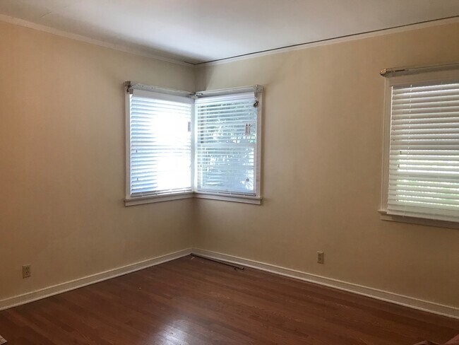 Foto del edificio - COMING SOON! Beautiful 4 Bedroom 2.5 Bathr...