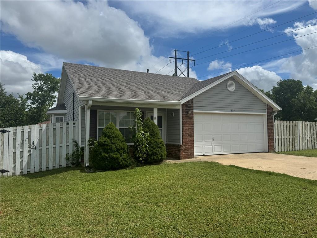 Building Photo - 829 SW Arrowhead Dr