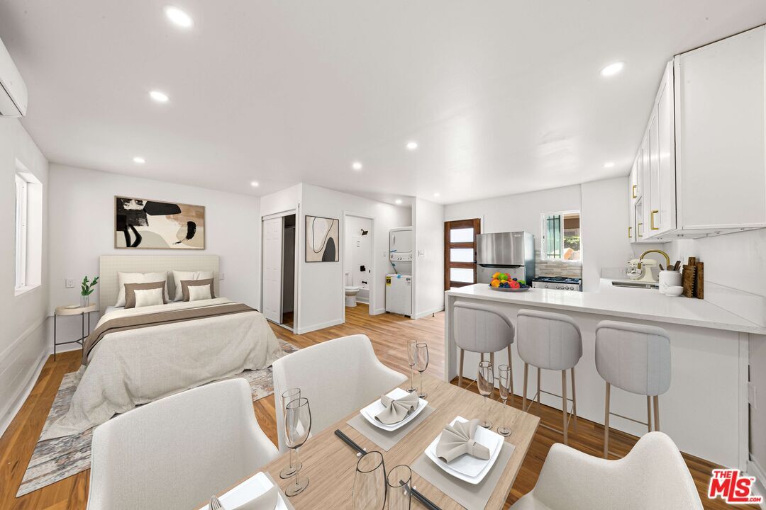 Foto principal - 2115 W 129th St