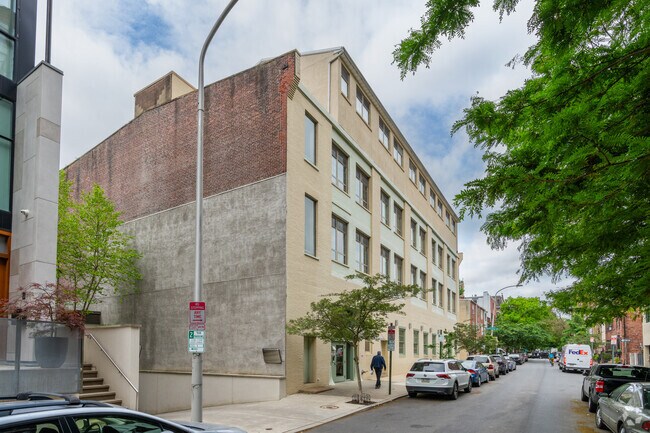 Building Photo - Riverpark