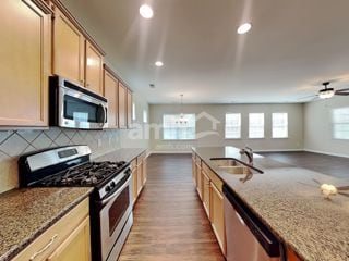Building Photo - 1614 Deer Meadows Dr