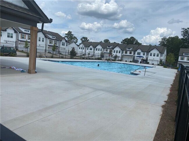 Foto del edificio - 465 Auburn Crossing Dr
