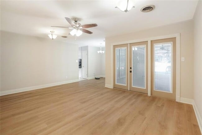 Building Photo - 1511 Monaco Dr