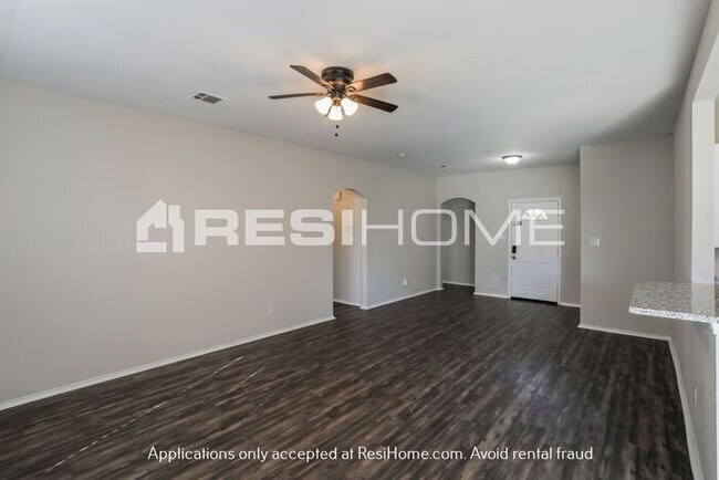 Foto del edificio - 3128 Ronay Drive