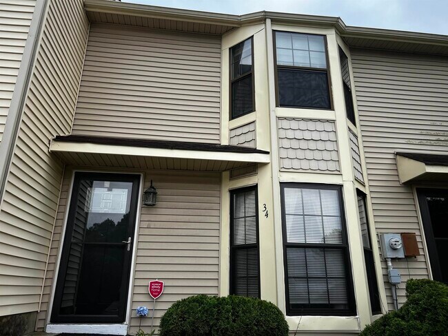 Foto del edificio - 34 Cambridge Townhouse Dr