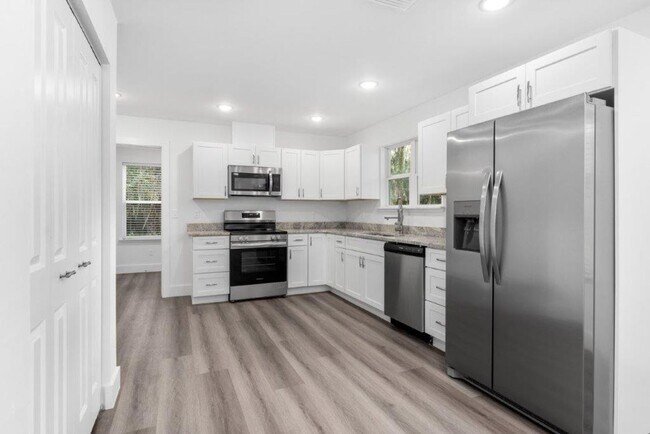 Foto del edificio - Everything new! Brand New Construction! 3 ...