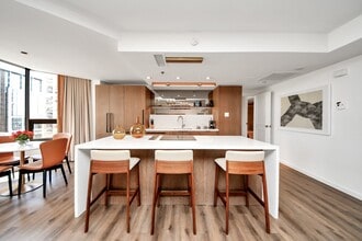 Building Photo - 1300 Lamar St