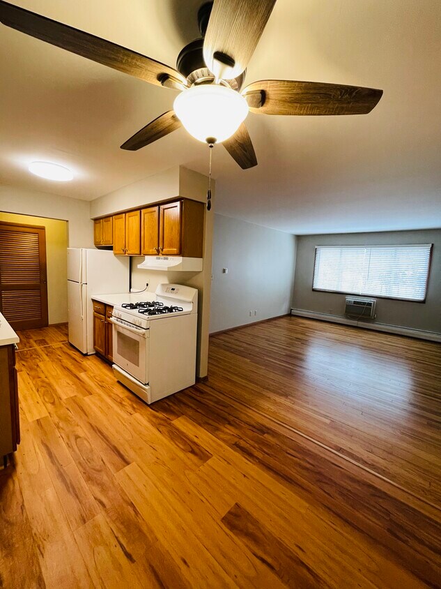 1625 Elmwood Ave, Oshkosh, WI 54901 Apartments in Oshkosh, WI