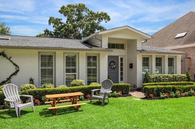 Photo - 6249 Olympia Dr House