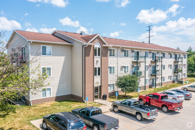 Building Photo - Canterbury Park