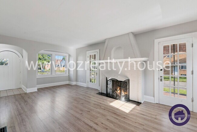 Foto del edificio - 3756 Maxwell Rd