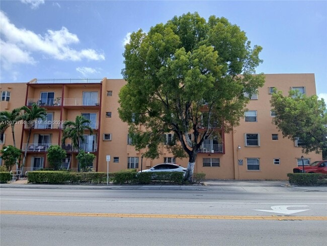 Building Photo - 6200 W Flagler St