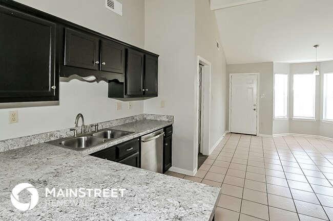 Building Photo - 6464 Elmwood Cove