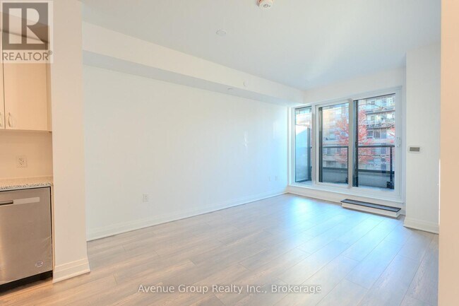Building Photo - 700 Sheppard Ave W