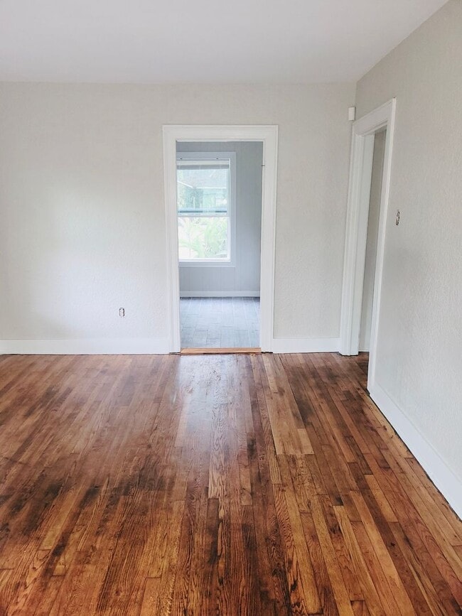 Building Photo - 4958 Bradley St