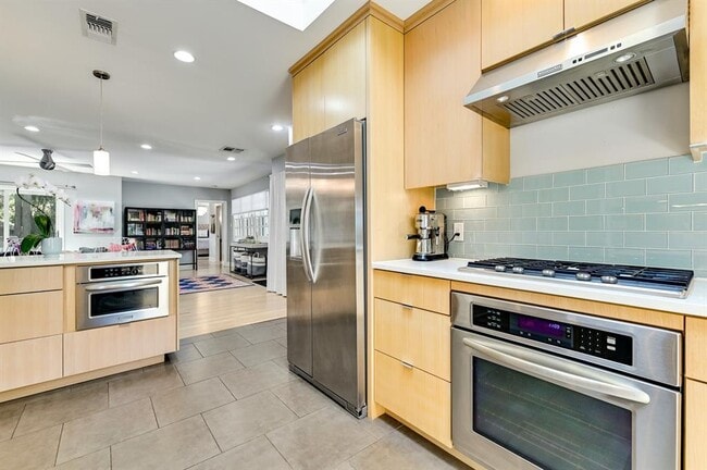 Foto del edificio - 3321 Windsor Rd