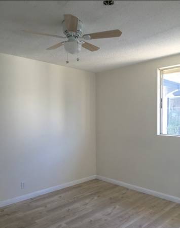 Building Photo - 1801 N Edgemont St