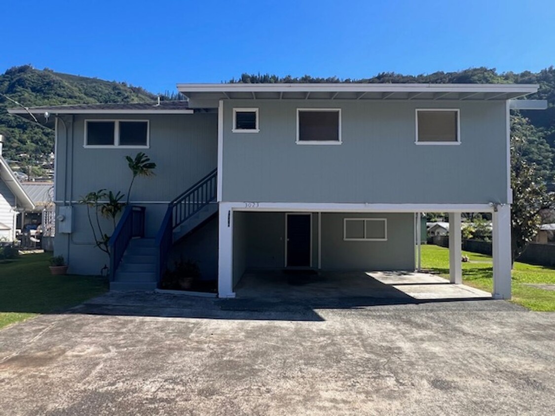 Foto principal - Right in the Heart of Manoa Valley - Fully...