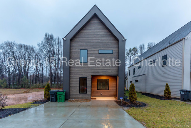 Building Photo - 4131 Merlane Dr