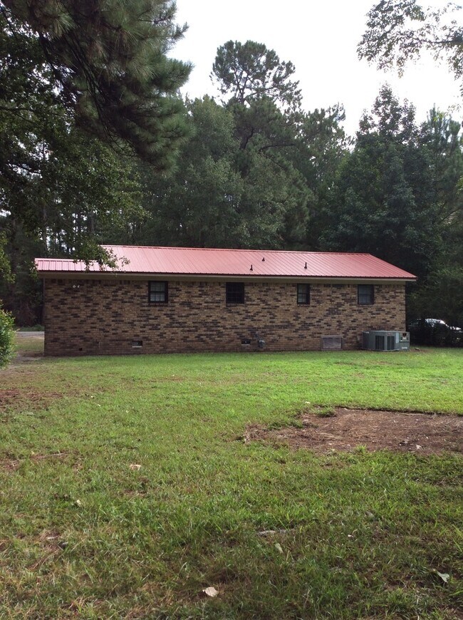 Foto del edificio - 3 Bedroom Brick Home