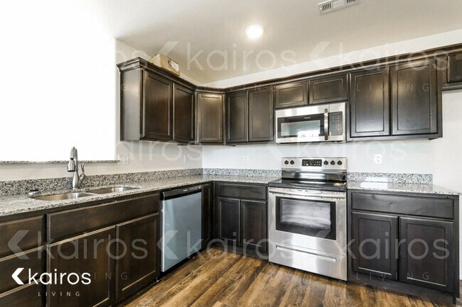 Foto del edificio - 803 Granite Cir SW