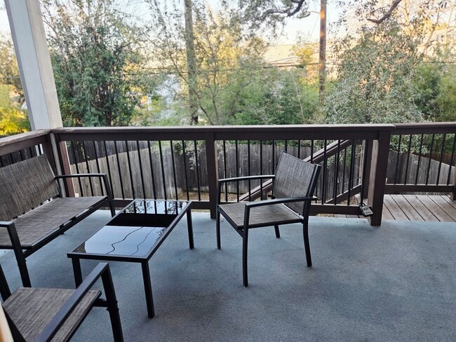 Building Photo - 441 Natalen Ave