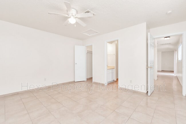 Foto del edificio - 6021 Bonn Echo Ln