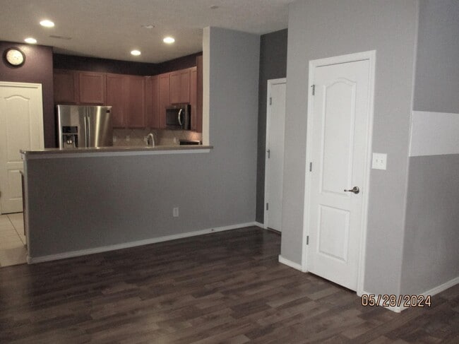 Building Photo - 2432 Violeta Cir SE
