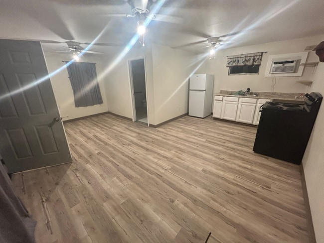 Foto del edificio - 2652 Merwyn Rd