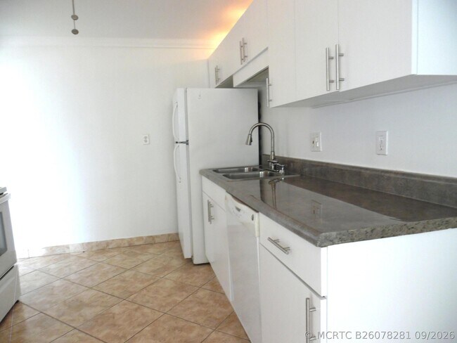 Foto del edificio - 1205 Mathis St